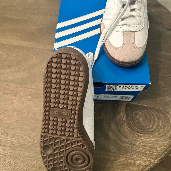 NWT! Adidas Samba Cloud White Blue Gum Sneakers
Men Sz /Fits Women Sz 8 (photo) - Picture 5 of 13
